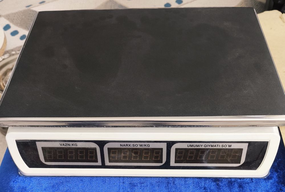 Весы - 400.000 сум.  Новый