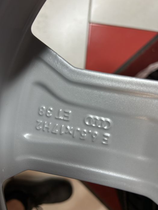 17 цола Джанти с Зимни Гуми 215/65/17 Audi Q3 VW Tiguan Skoda Kodiaq