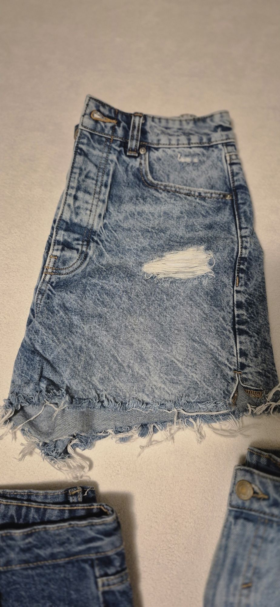 Pantaloni scurti