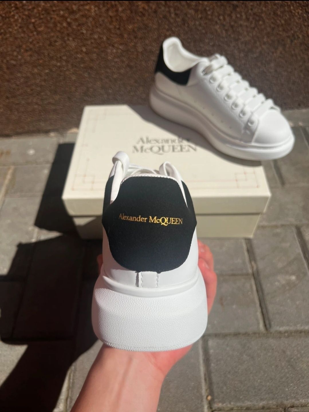 Alexander McQueen la DOAR 249 LEI