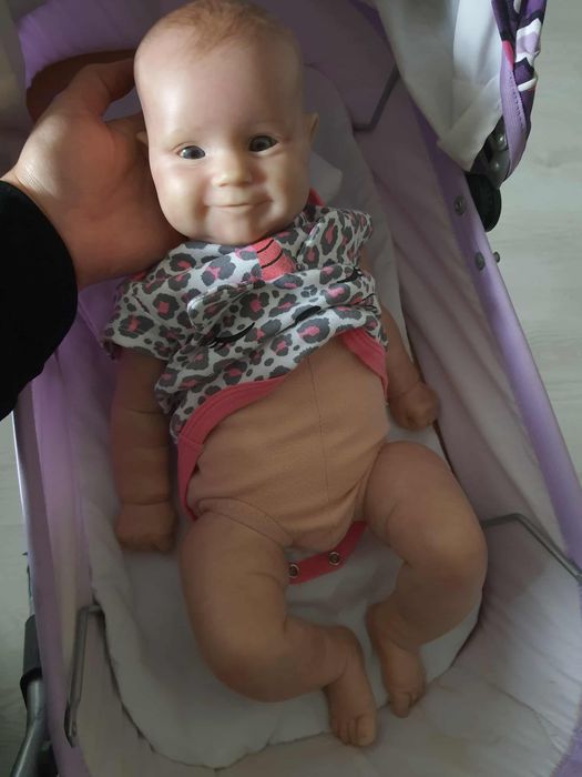 Реалистично бебе