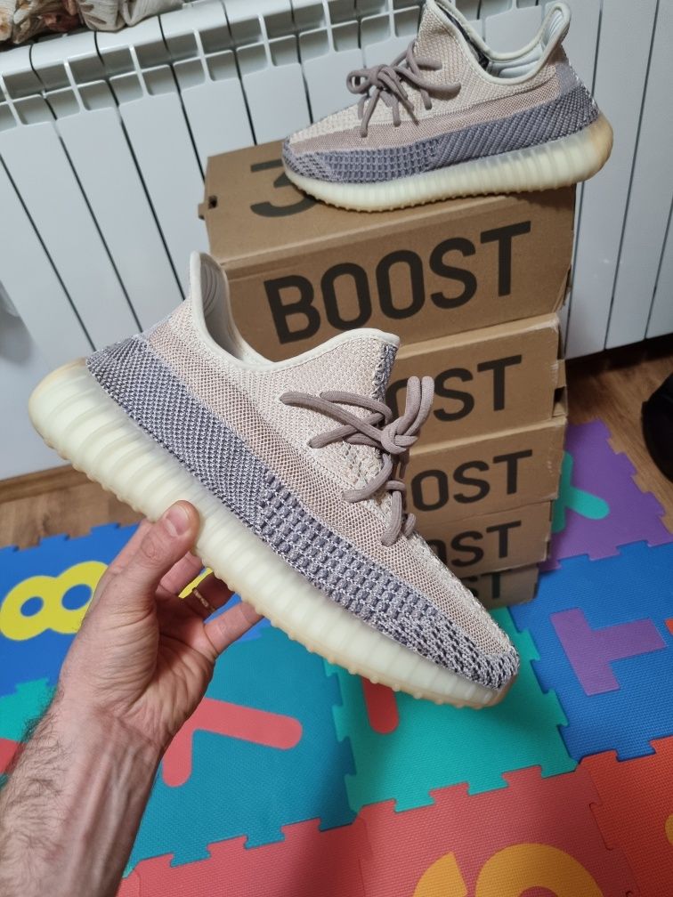 43 1/3 Yezzy boost v2 ash pearl