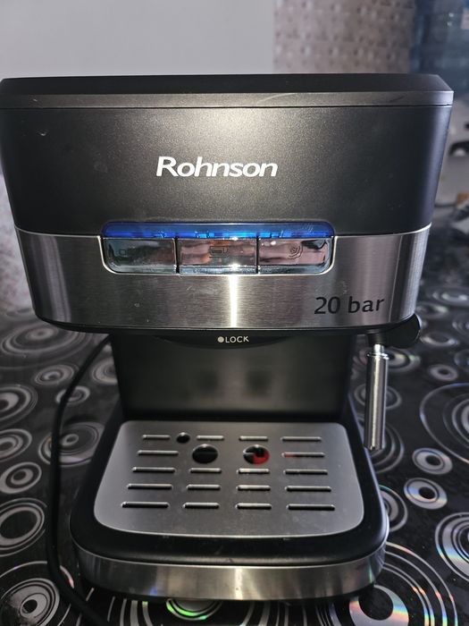 Чисто нова кафе машина