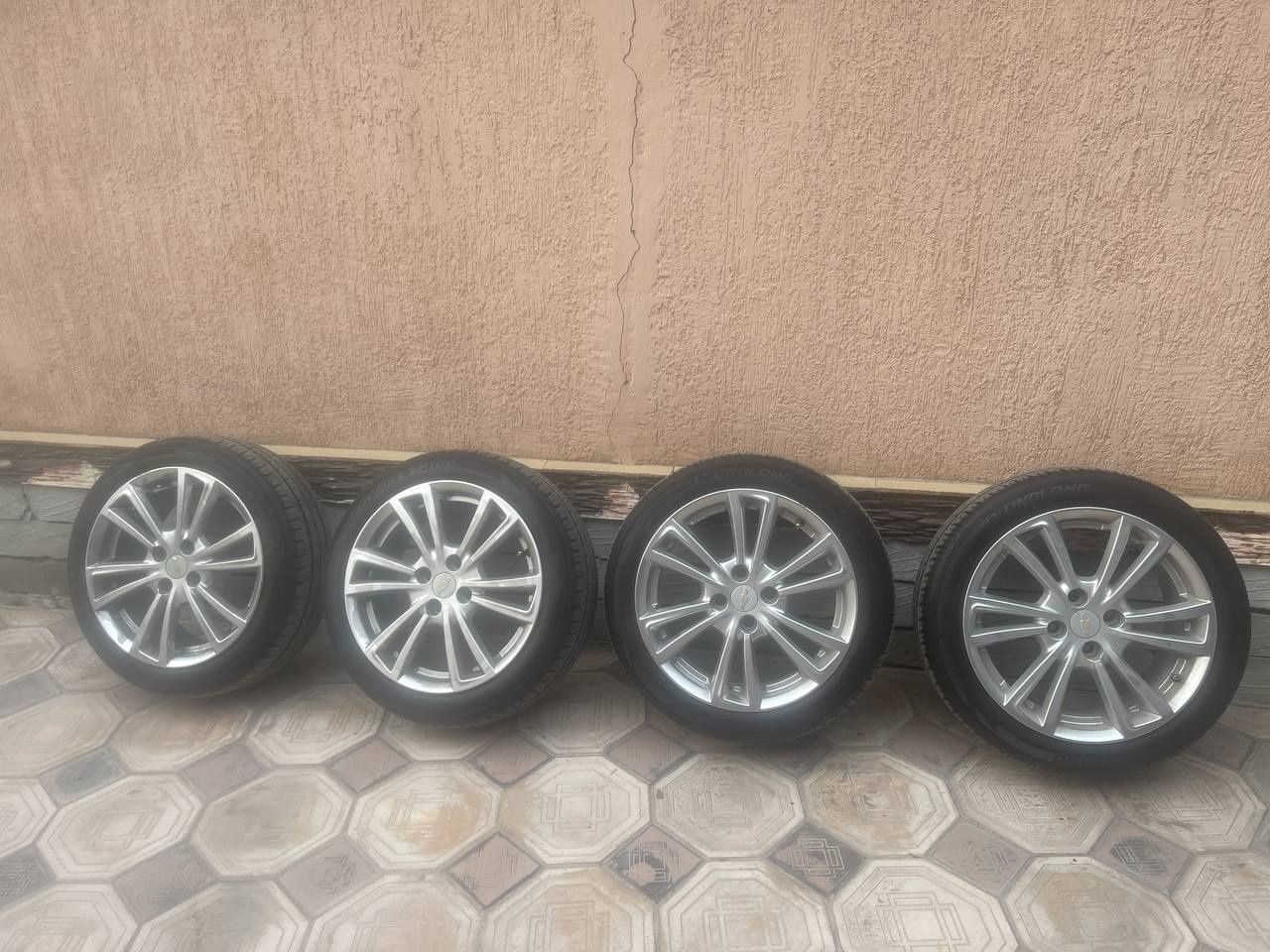 Obmen bor Kop yurmagan disk balo 175,55, 16 razmer Kobaltkayam tushad