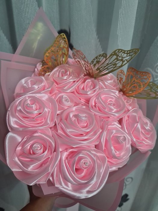 Вечни сатенени рози