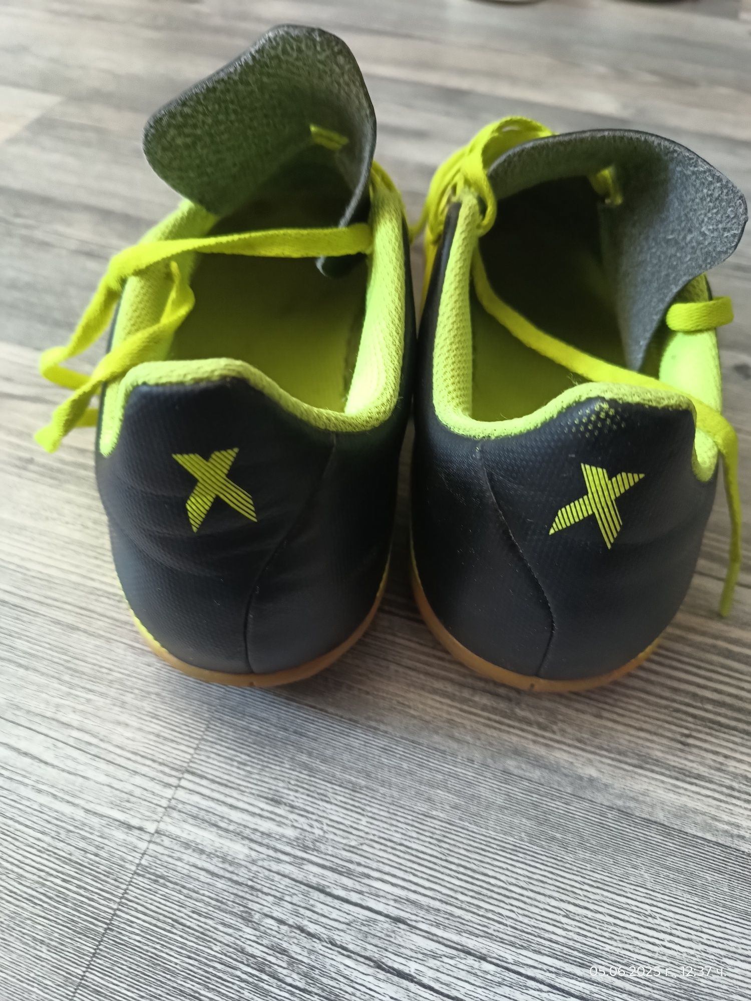 Маратонки  Adidas номер 38,5