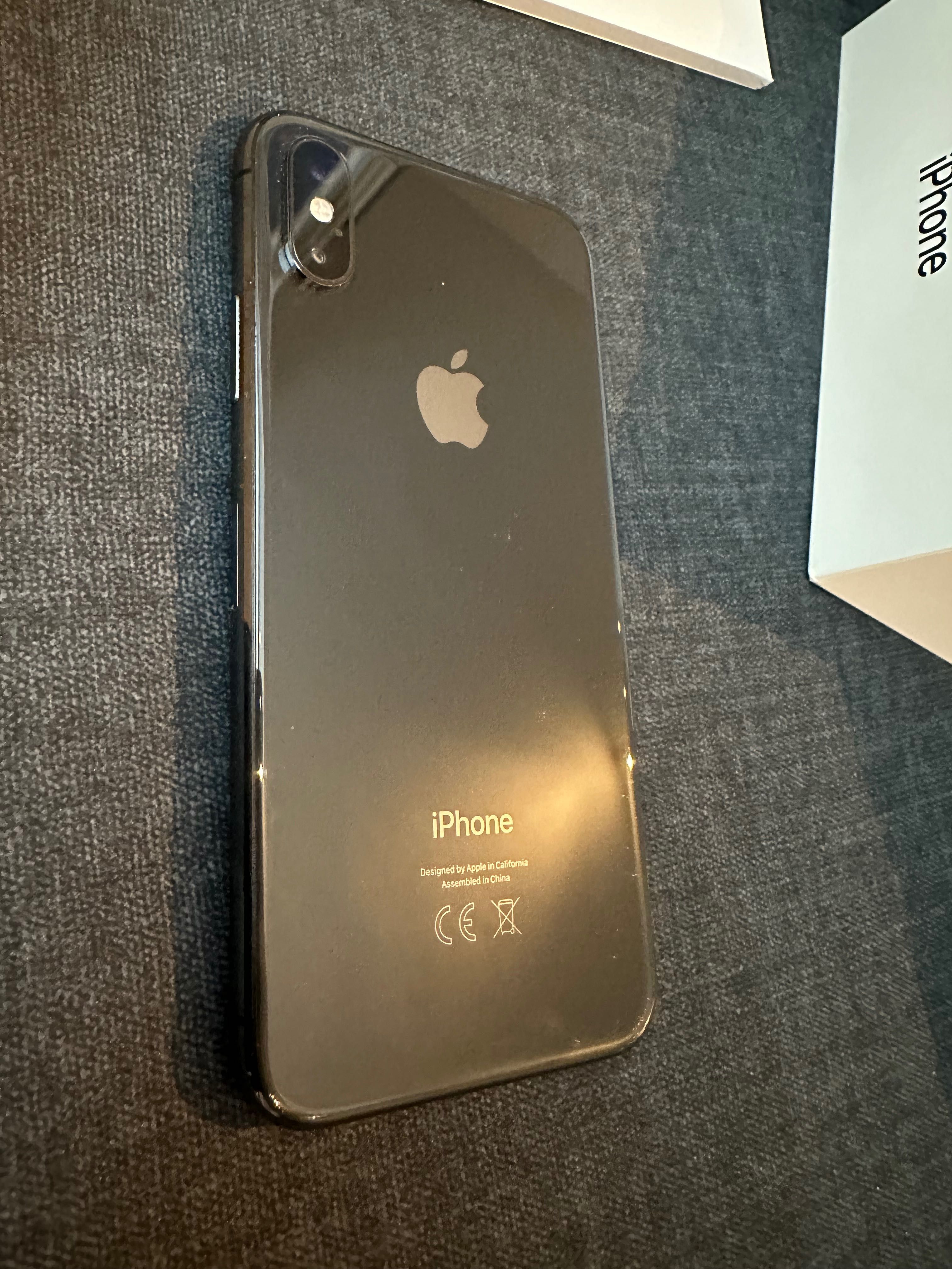 Iphone XS черен 64 GB