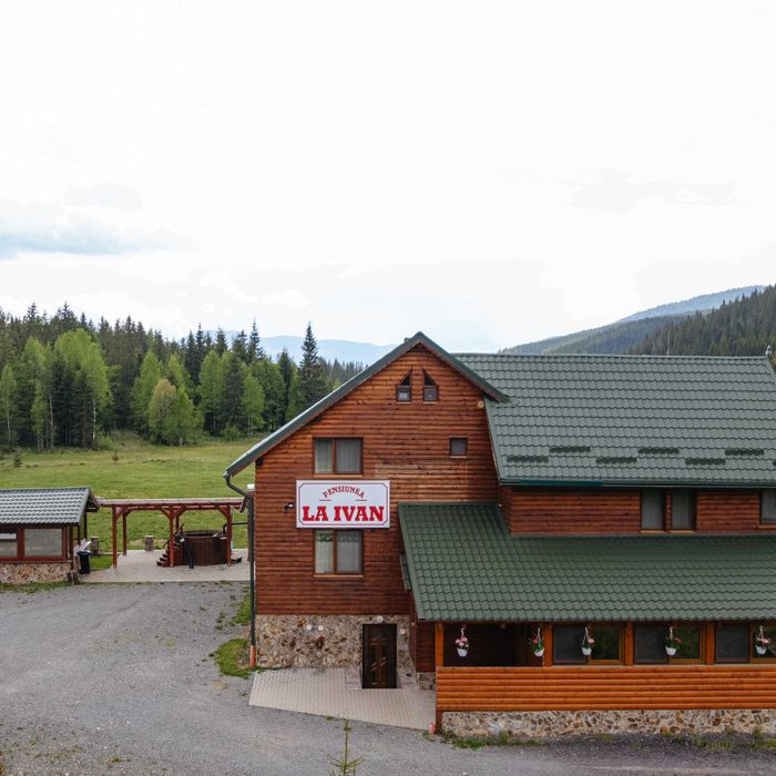 Pensiune de închiriat în Doda Pilii, pe malul Someșului Cald.