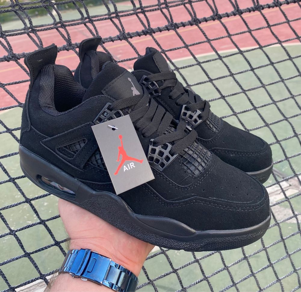 Adidasi Jordan 4 Retro Black Cat Edition