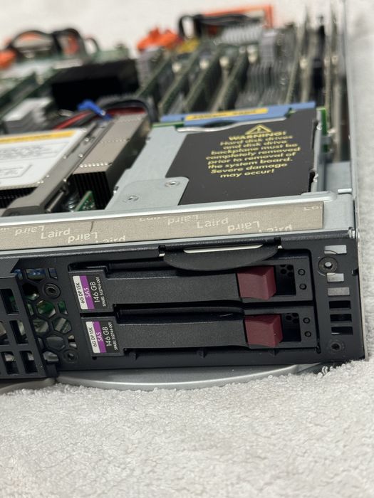Server HP Integrity BL860c i2 // 64gb RAM // Hard 2x 146gb / 1499 RON