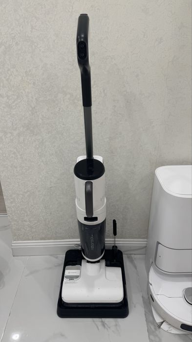 Продам пылесос Roborock Dyad Pro Combo (моющий, беспроводной)