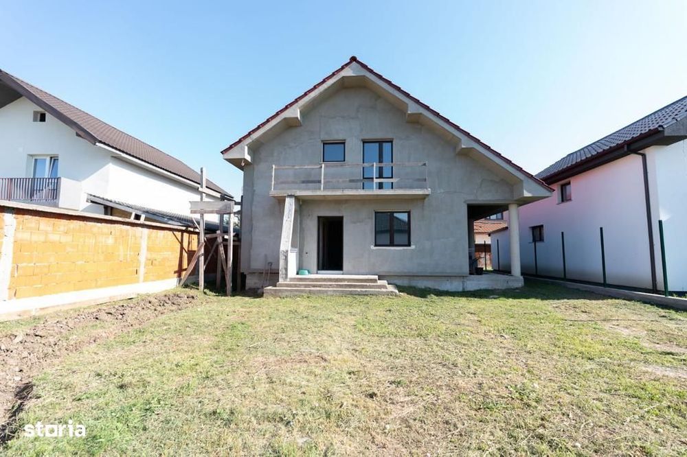 Casa de vânzare, în Localitatea Sânmartin.