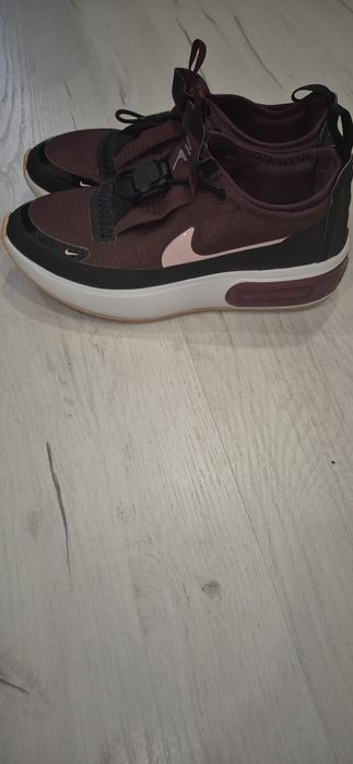 Adidasi dama nike