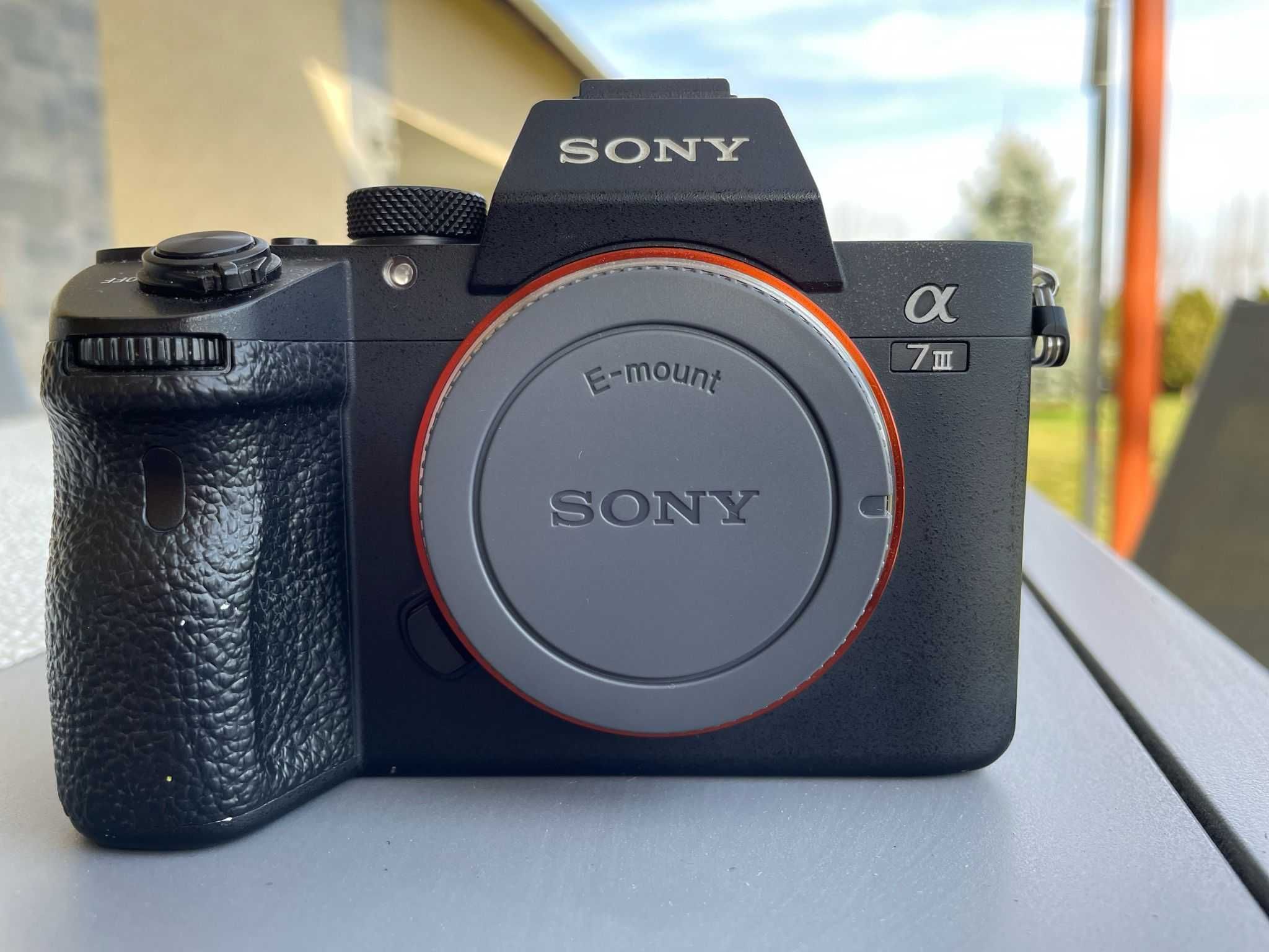 Vând sony  7iii cu toate acesori si 1 baterie originala