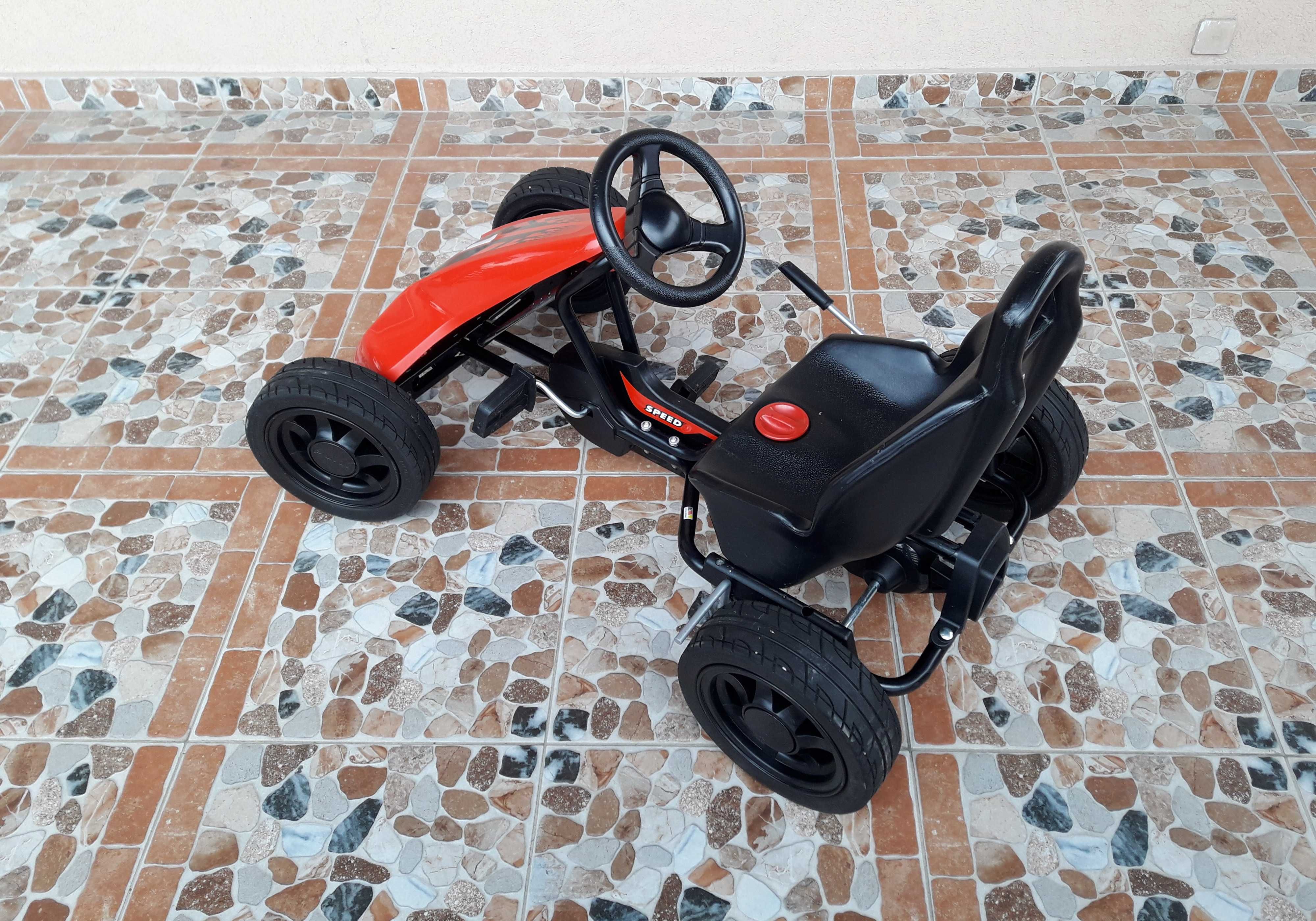 Cart (kart) cu pedale pentru copii PUKY F 550 L – roșu cu negru