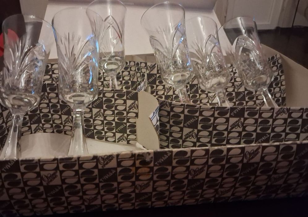 Кристален сервиз