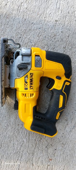 Vând pendular Dewalt