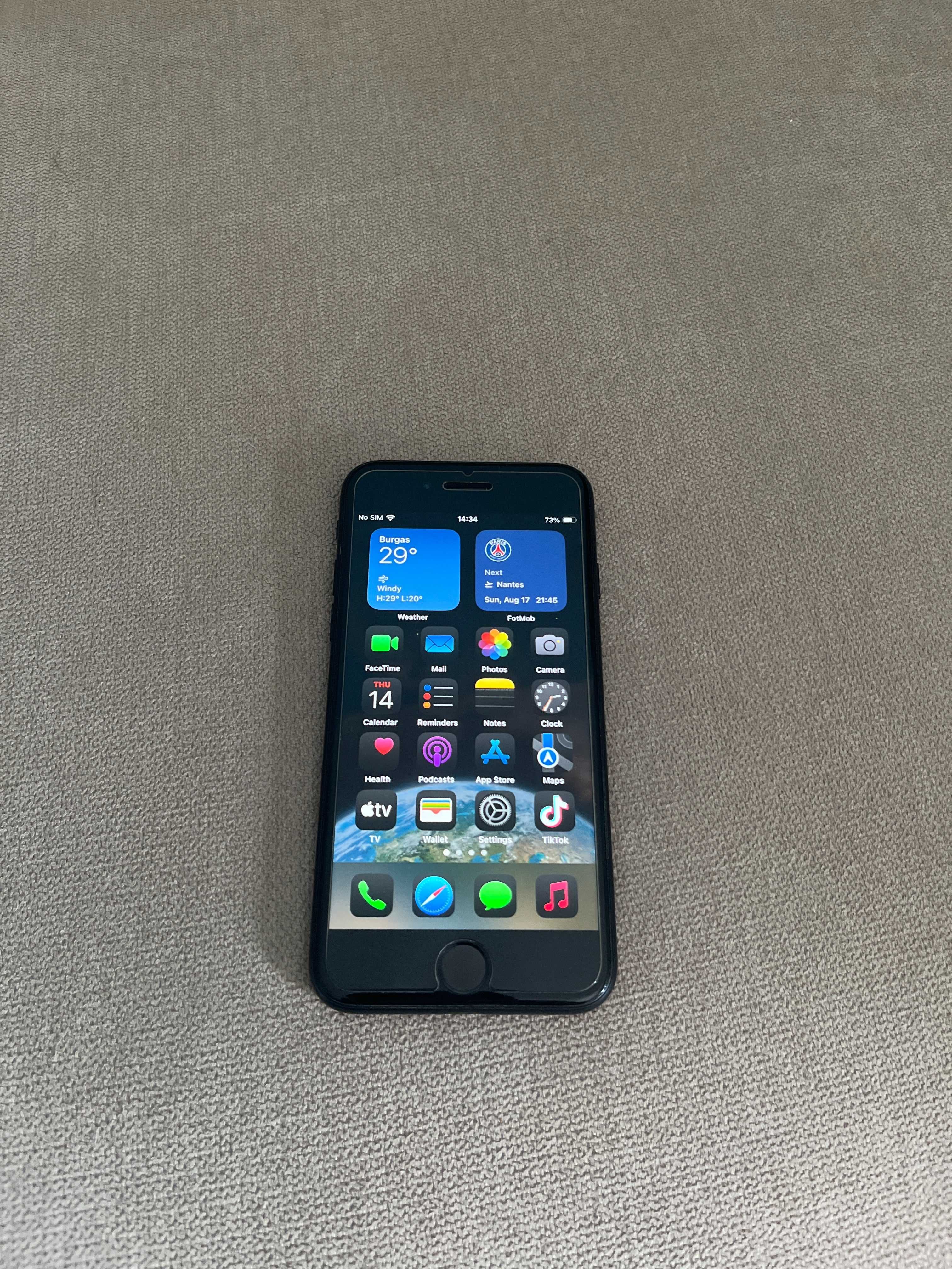 Продавам IPhone 2020 + протектор + калъф (Speck) - 175 лв