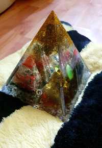 Piramida, orgon 16 x 14,5cm handmade
