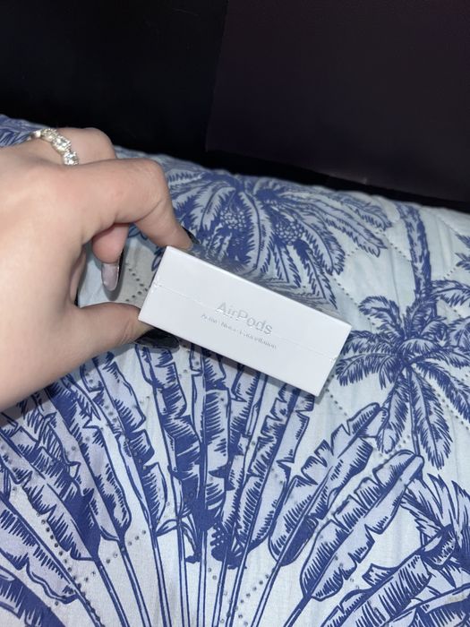 AirPods 4 noise cancelling/ANC