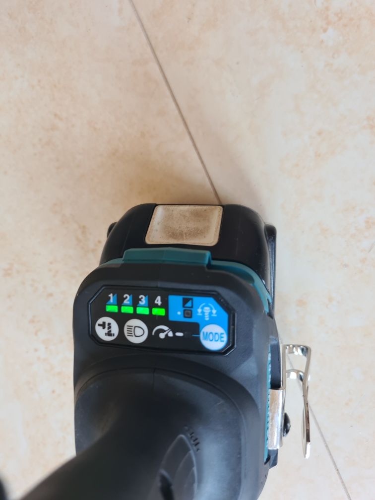 Makita DTW 701 - masina de insurubat cu impact