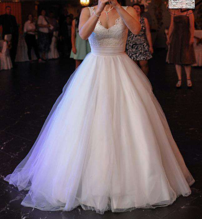 Vand rochie de mireasă