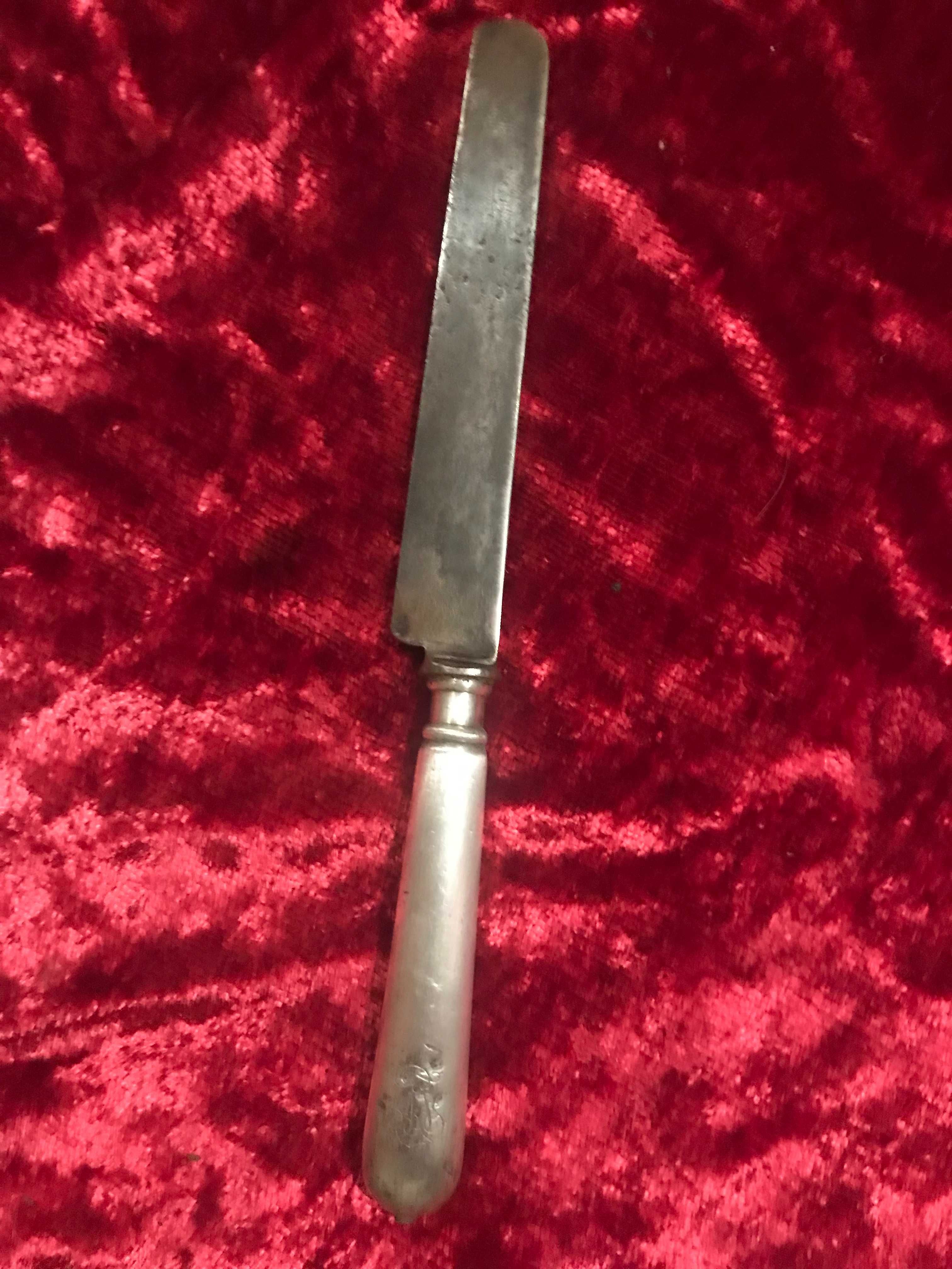 колекция стари ножове, прибори за хранене