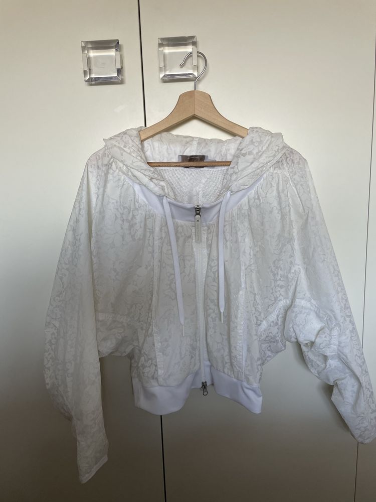 Яке Tommy Hilfiger, Adidas by Stella McCartney