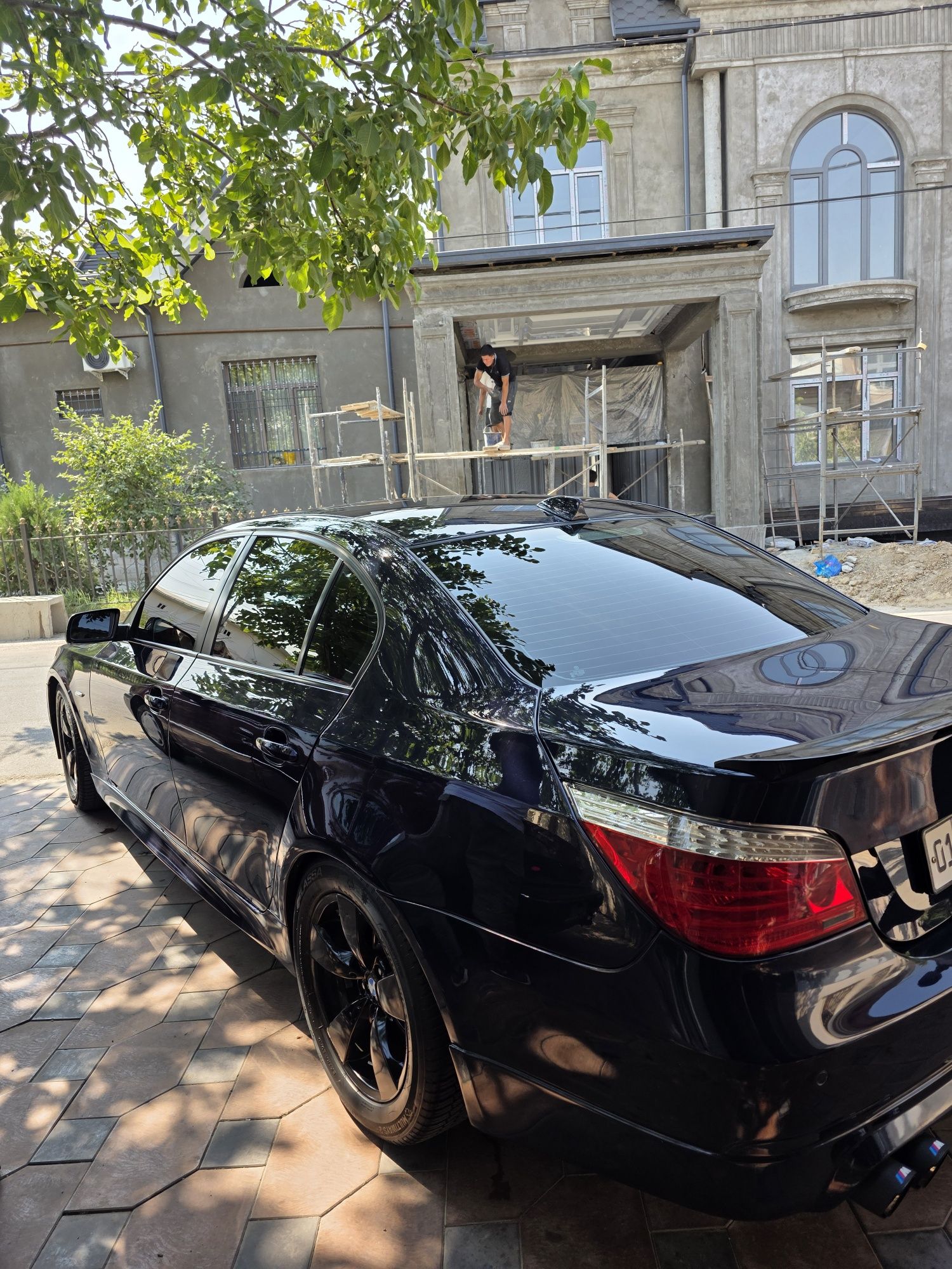 Bmw e60 530i 2004 года идеал состояние  без вложения