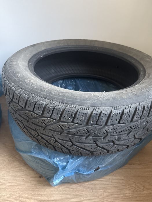 Б/у резина зимняя 225/60 R18 104T