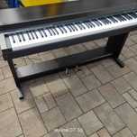 Yamaha Clavinova CLP-50
Pian digital/1986