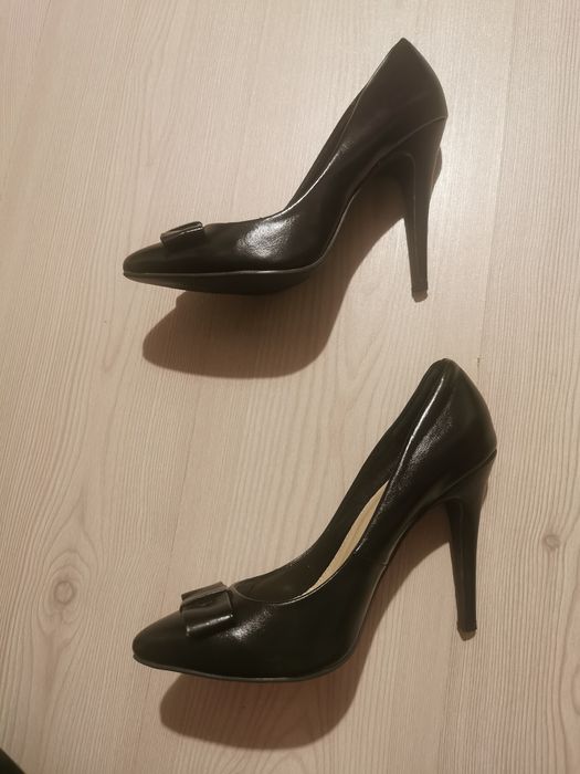 Pantofi eleganți cu toc cui