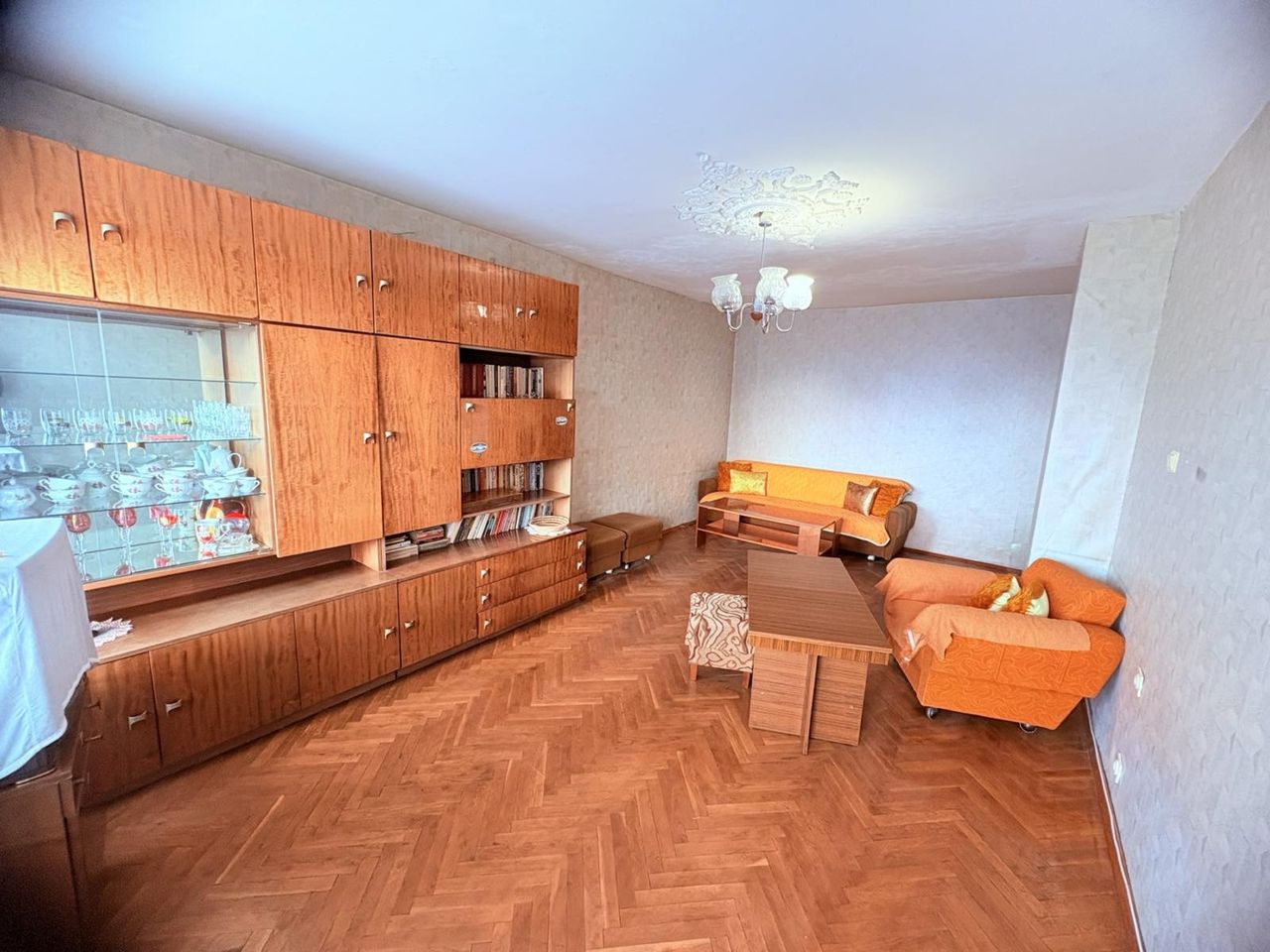 Продава се Двустаен апартамент в Русе, Родина 1 - 65 кв.м за 1028 €/кв.м - Снимка #2