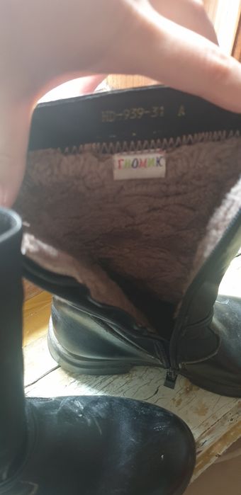 Продам детскую обувь