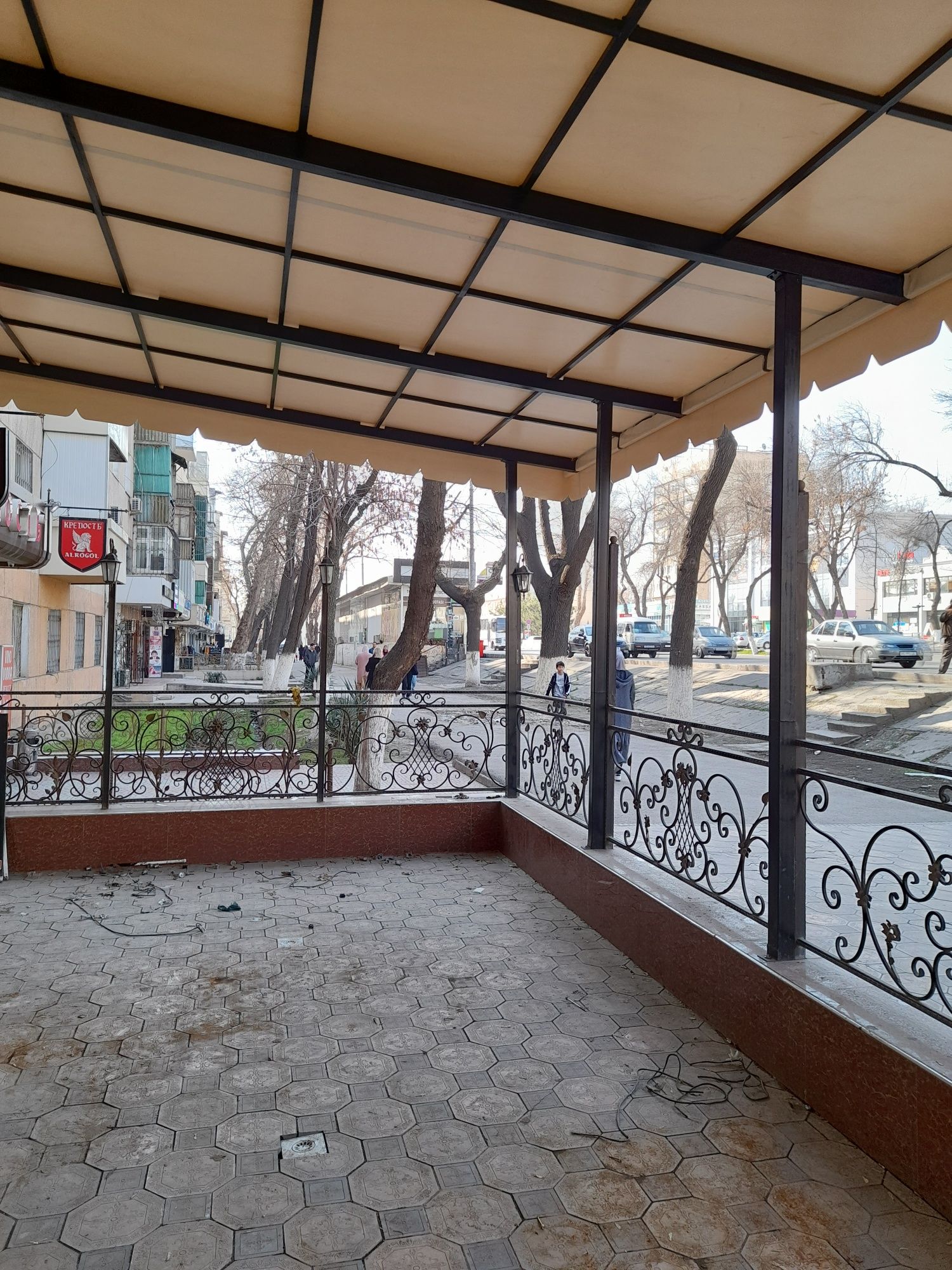 Банер тент бассен фантан сйомни метал канструтся    установка