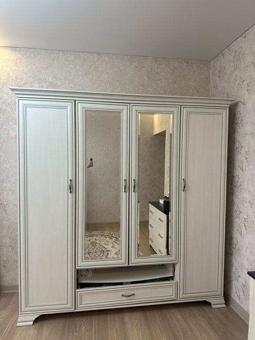 Шкаф в спальню очень качественный