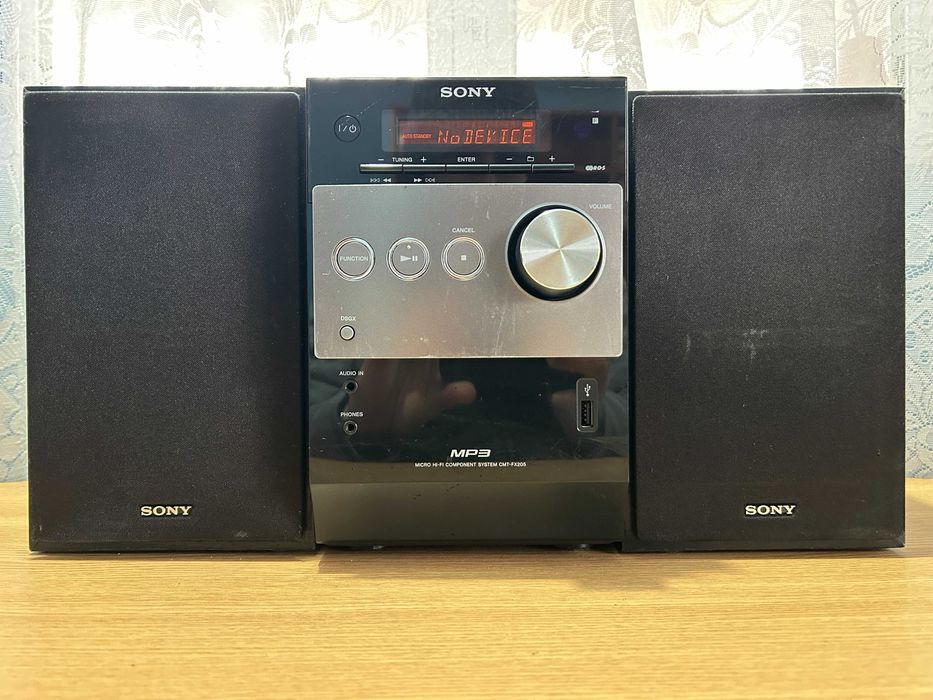 Mini-combina SONY cu USB si CD Mp3