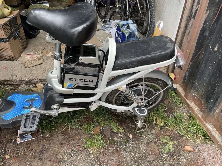 VZTECH ZT-09 Scuter Electric cu Pedale Baterie OK