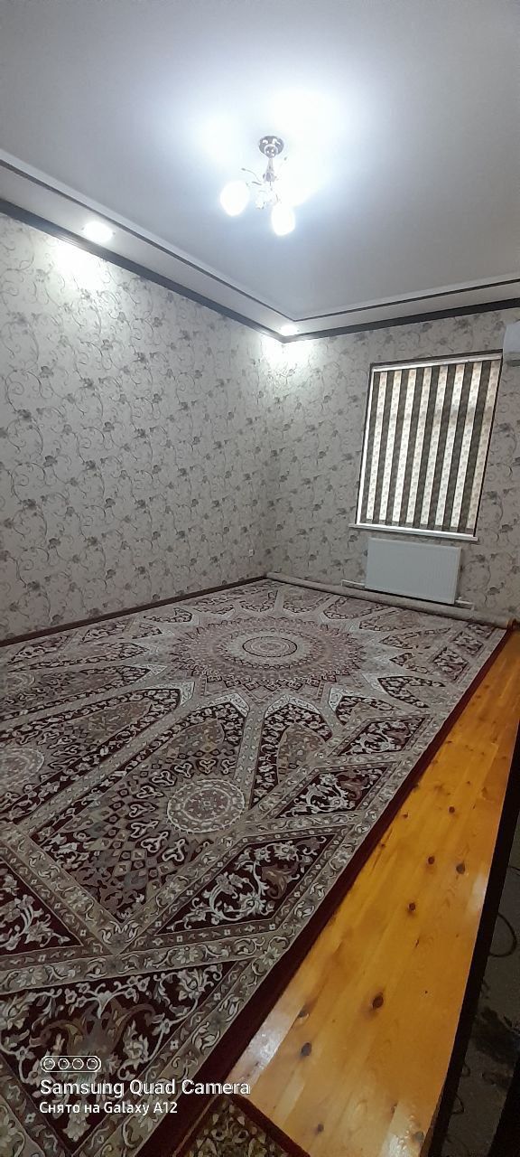 Коттедж сотилади 6 сотихли, 6-микр. Шохсарой туйхонаси орка томонида
