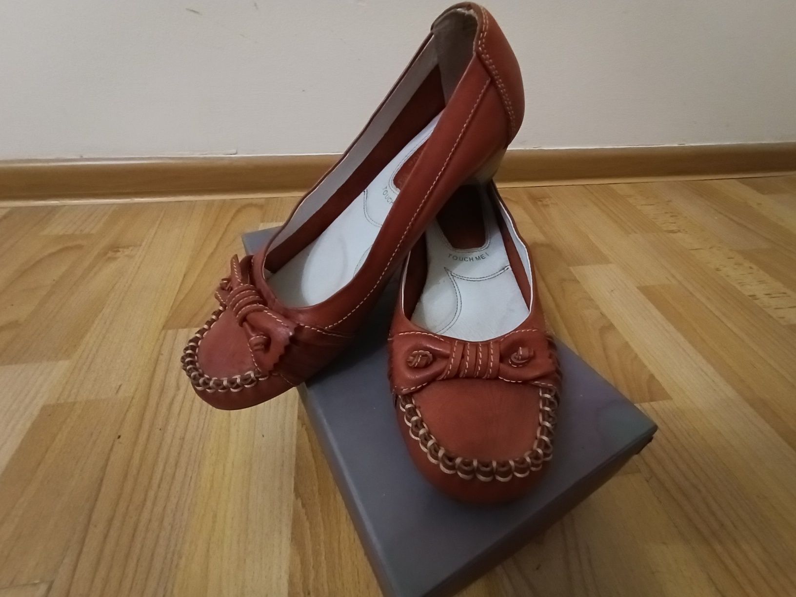 Продам женские туфли 40 размер в отличном состоянии