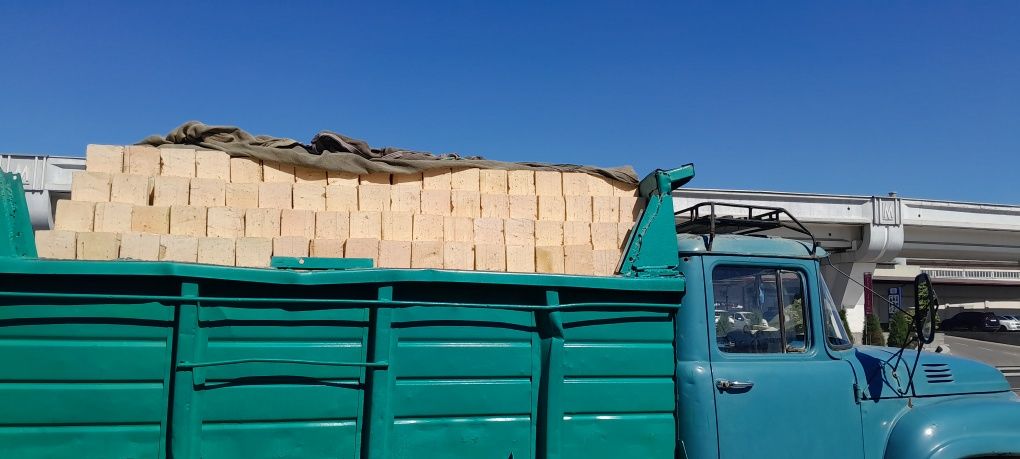 Доставка кирпича