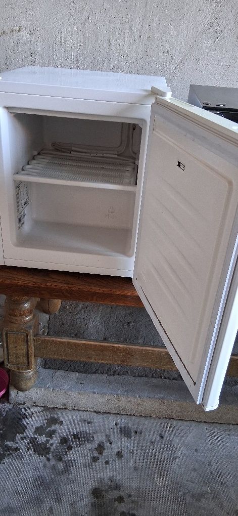 Minifrigider  ușa   inox