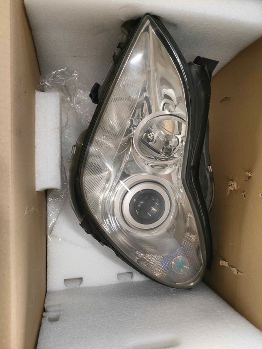 Ксенон фарове Mercedes CLS 2005 -Hella перфектно състояние