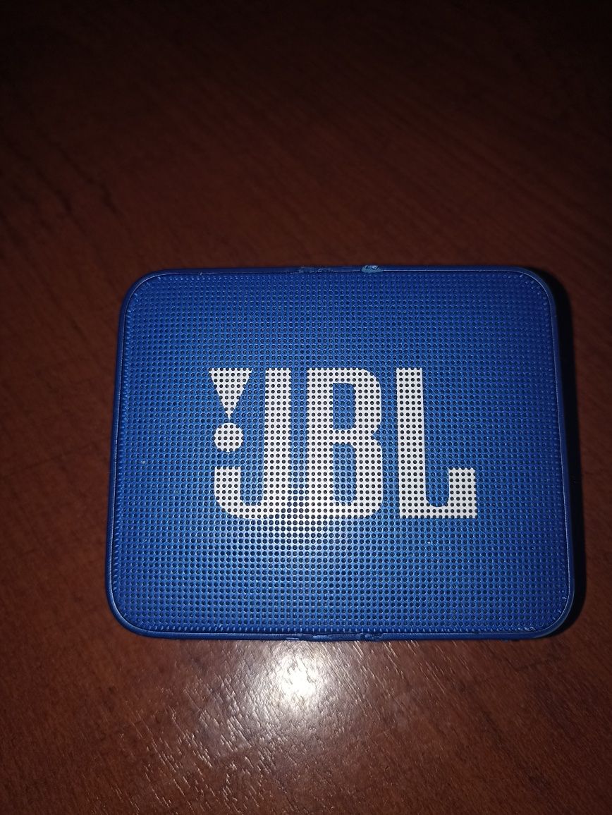 Продам колонку JBL GO2