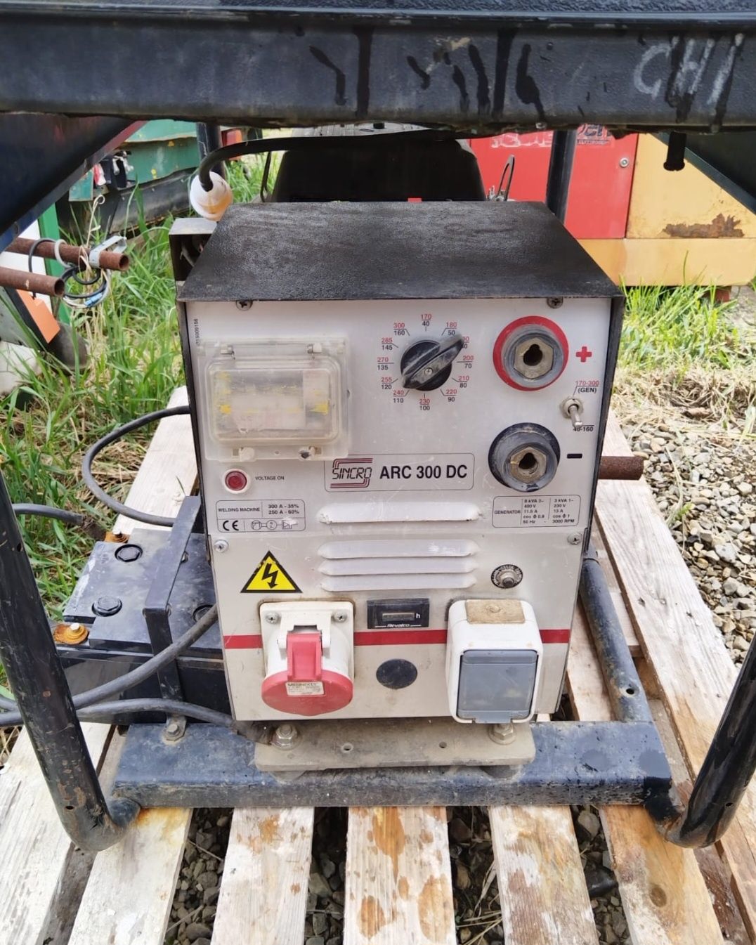 Generator cu aparat de sudură