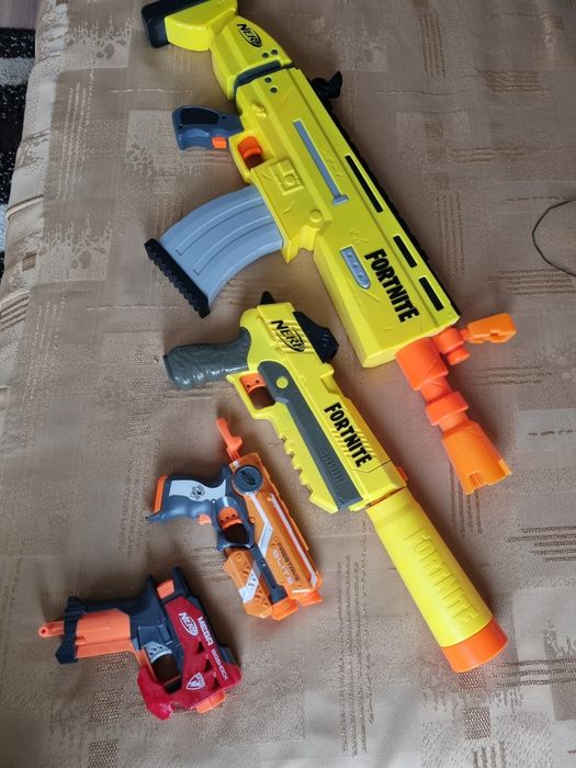 Arme nerf în stare foarte bună