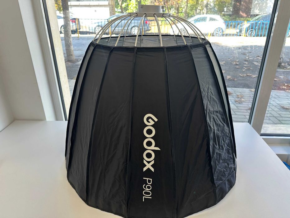 Godox P90L параболичен дълбок софтбокс 90см с Bowens монтаж
