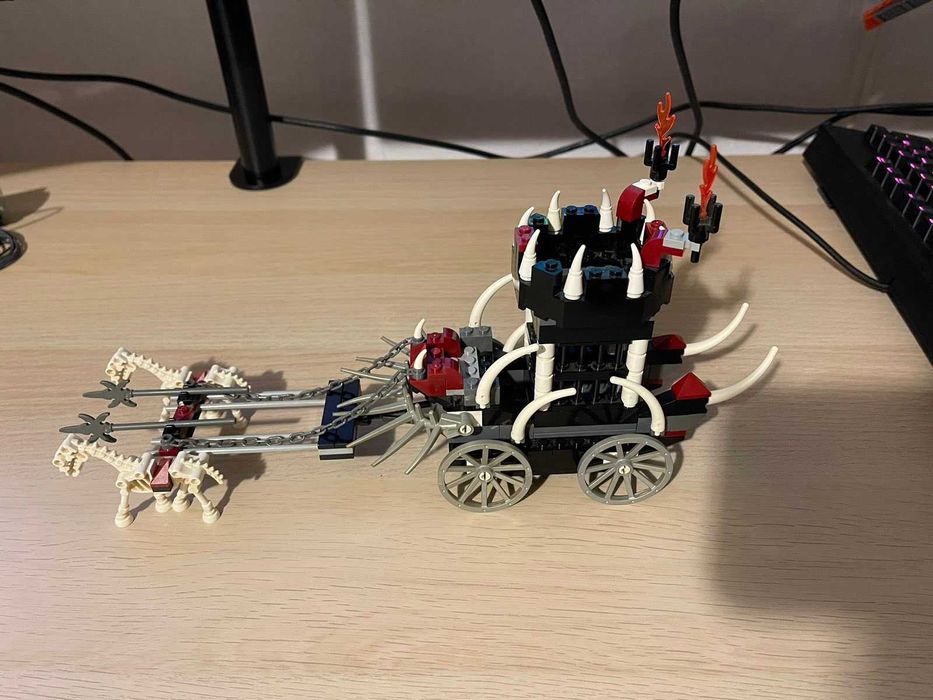 LEGO Skeletons Prison Carriage 7092