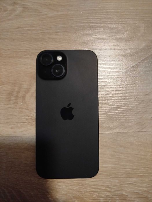 iPhone 15  память 128 Гб аккумулятор 95%