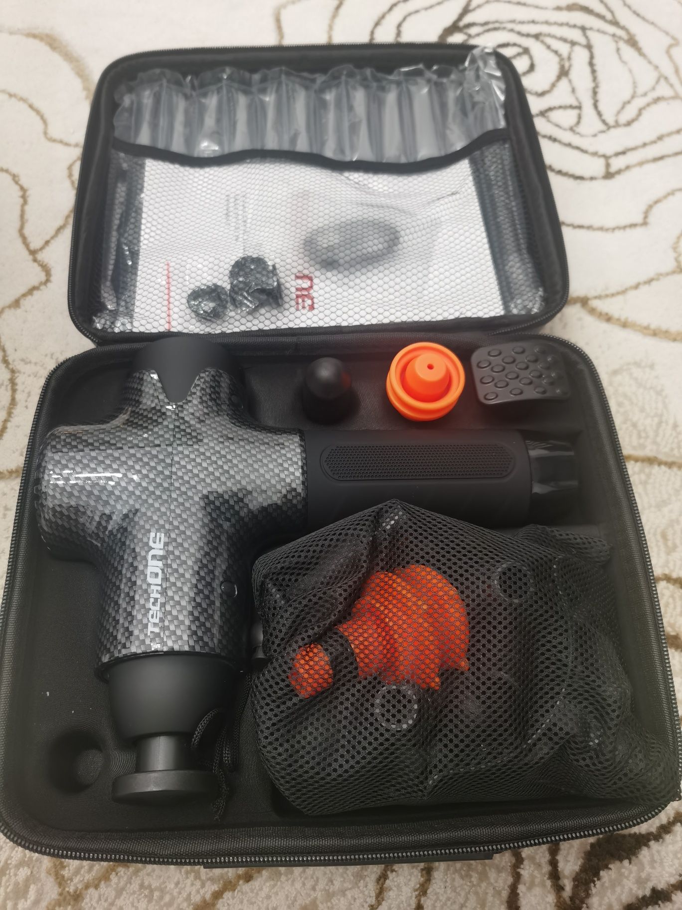 Aparat masaj corp